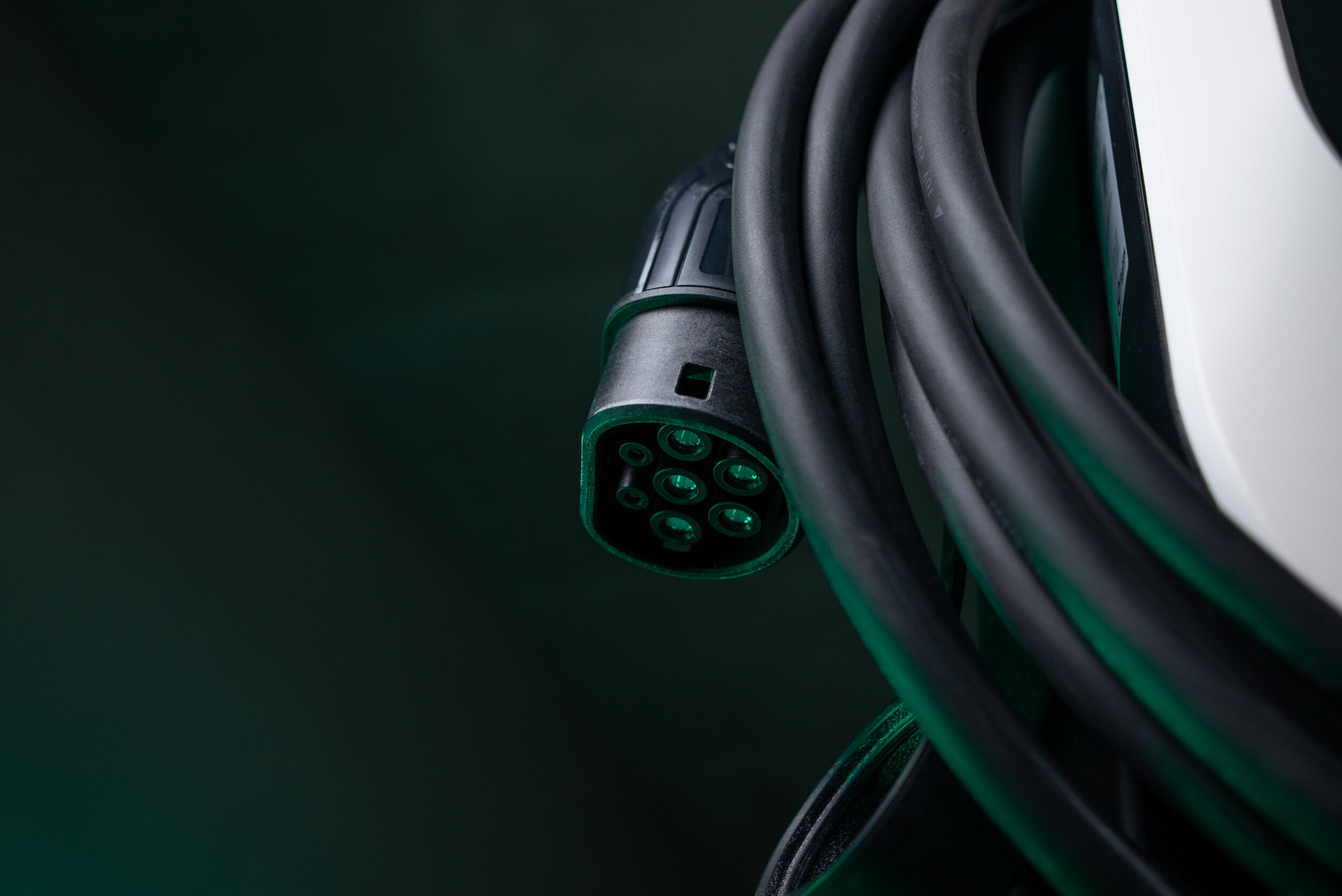 Should I choose a socket or fixed cable?